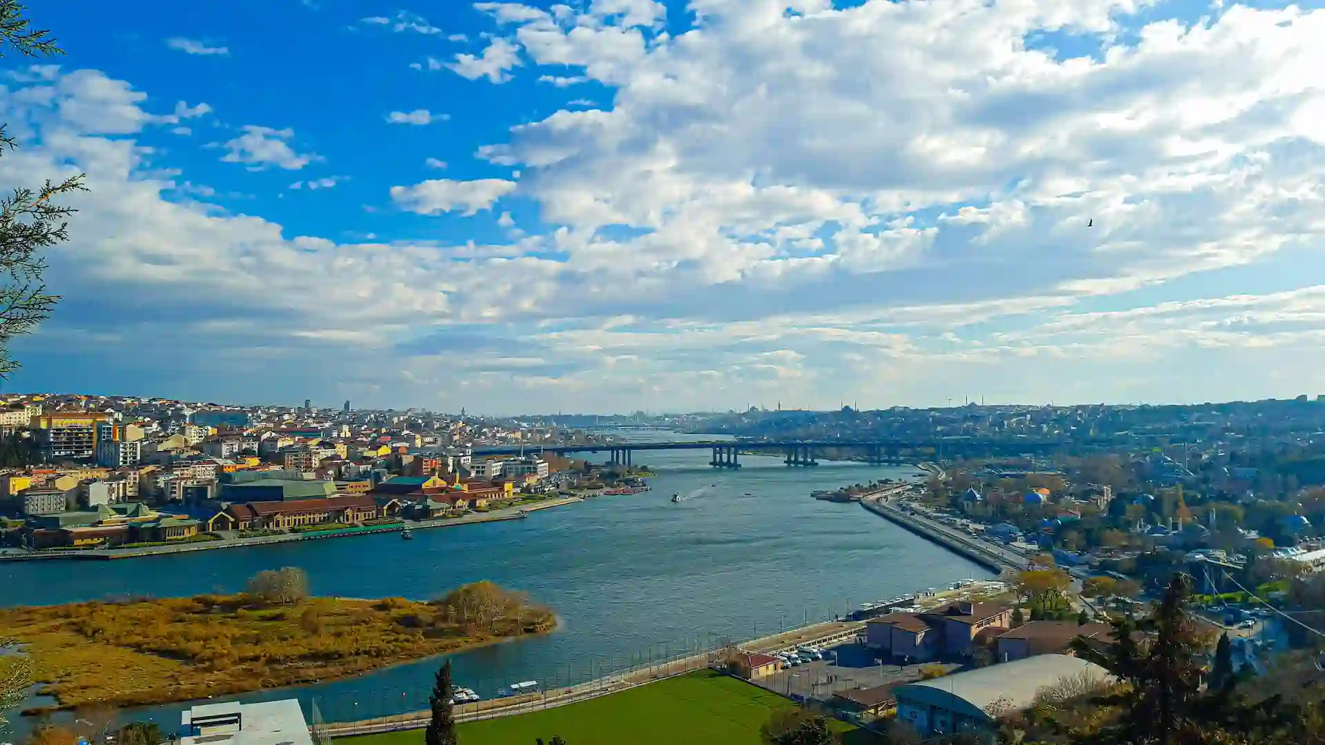 Pierre Loti Café is a popular spot known for its panoramic views of the Golden Horn. Nestled in a hilltop park, it offers a serene escape from the city's hustle and bustle. Visitors can enjoy traditional Turkish tea or coffee while taking in the scenic surroundings. The café is named after the French writer who admired Istanbul's beauty.