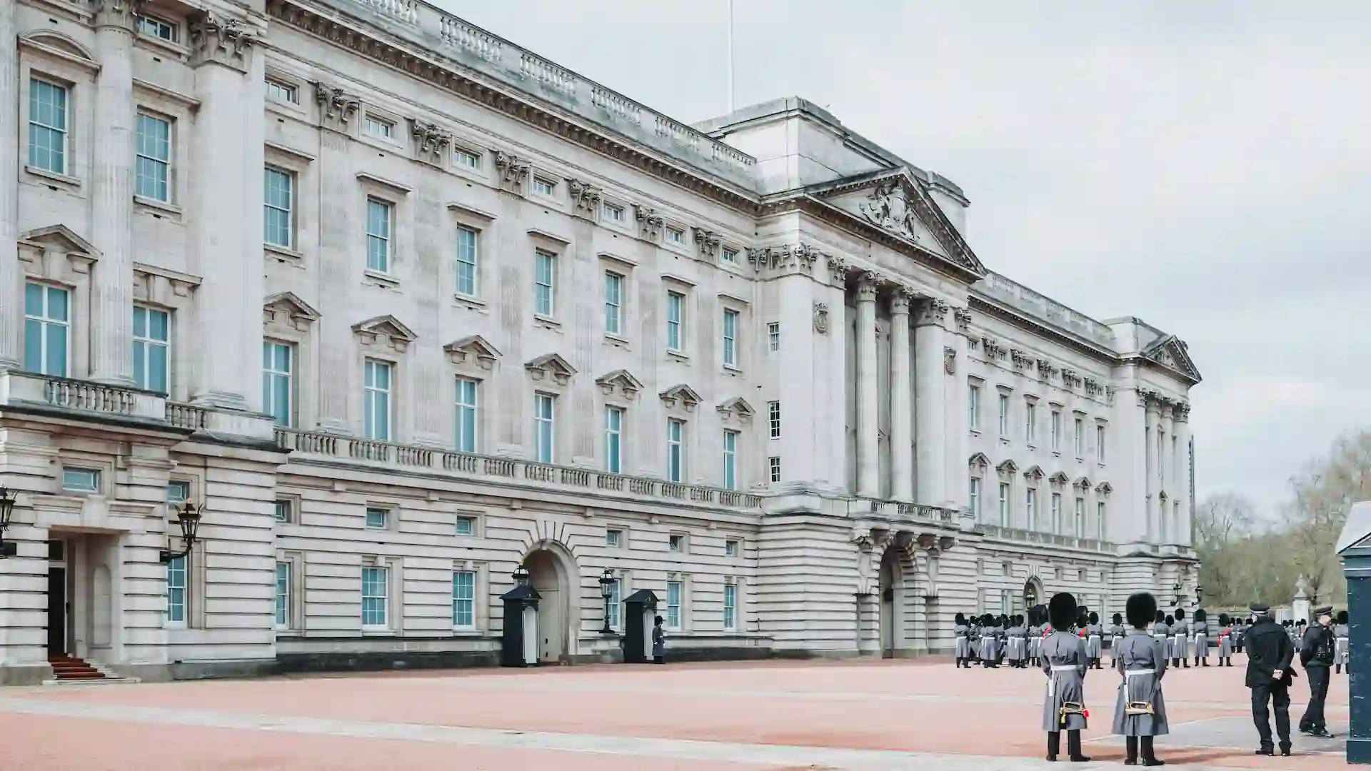 Buckingham Palace is one of the most iconic landmarks in London, serving as the residence of the Queen. Visitors can witness the Changing of the Guard ceremony, a popular event showcasing British pageantry. During the summer months, parts of the palace are open for public tours, allowing guests to explore the State Rooms and the Royal Mews. The surrounding gardens offer a picturesque setting in the heart of the city.