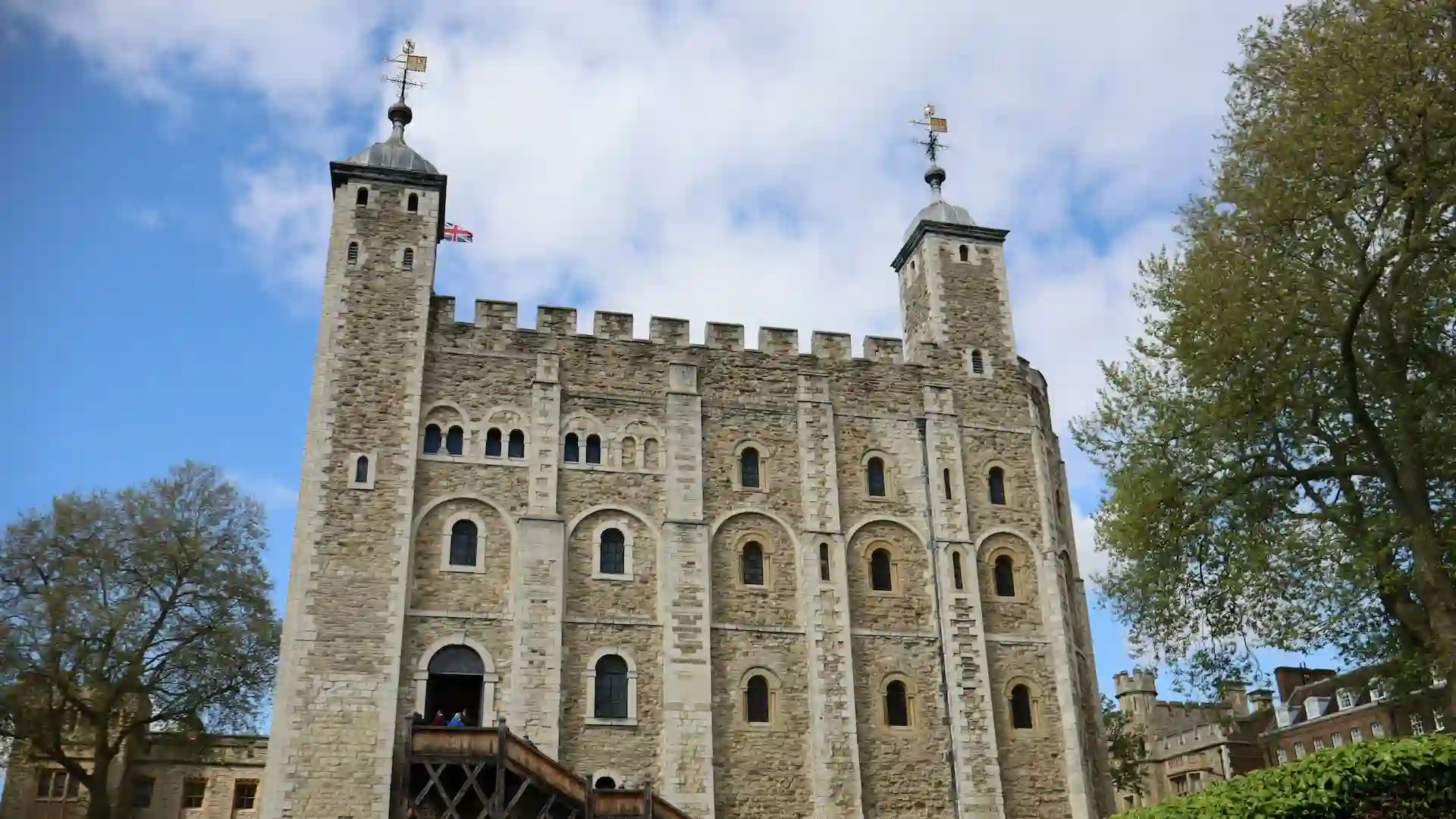 The Tower of London has served various roles throughout its history, including a fortress, royal palace, and prison. It is home to the Crown Jewels and has a captivating story involving intrigue and treachery. Visitors can explore its medieval architecture and learn about notable figures who were imprisoned here, such as Anne Boleyn. The guided tours led by the Yeoman Warders are particularly popular.