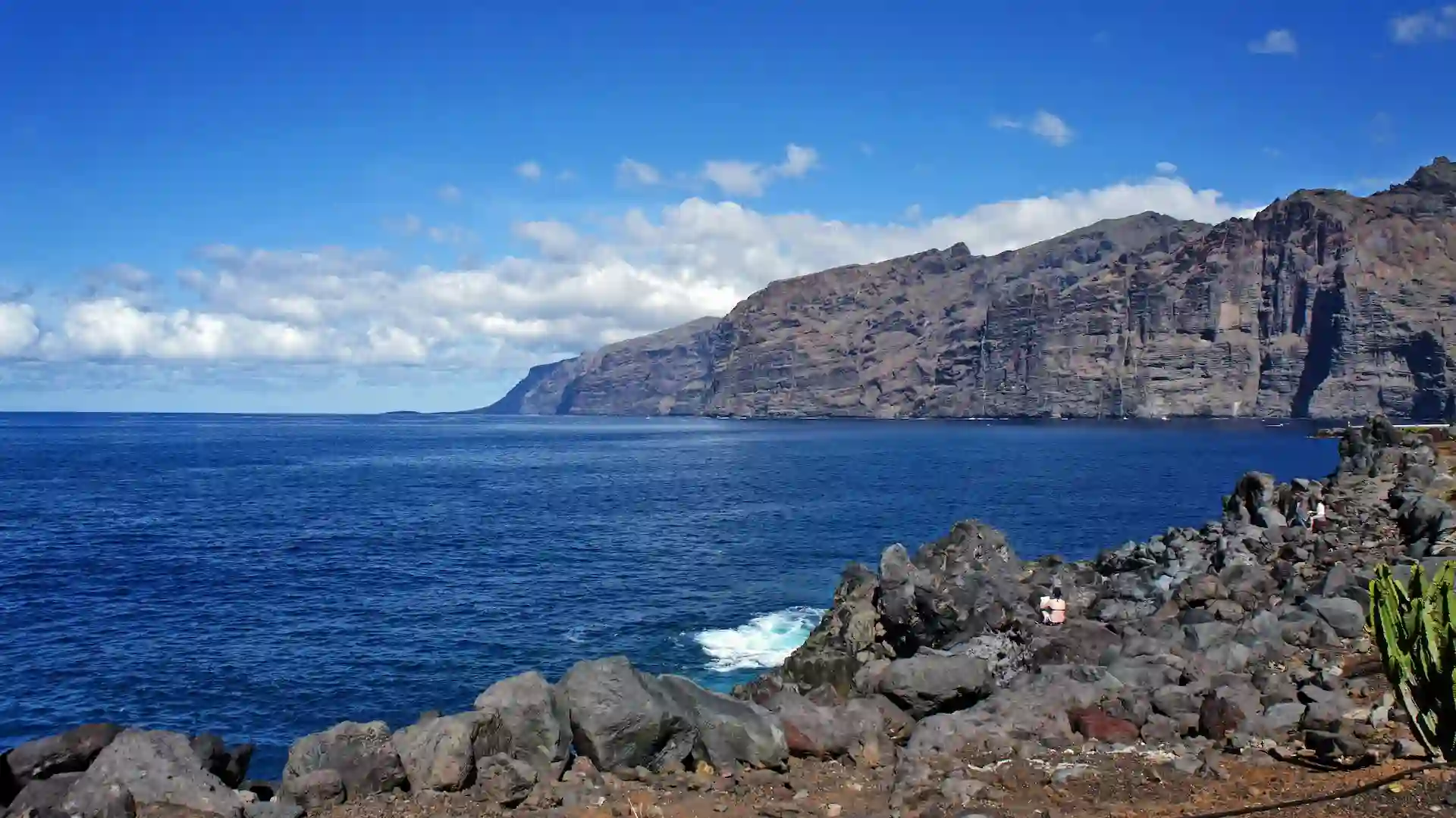 These towering cliffs offer dramatic views and are a popular spot for boat trips. Visitors often enjoy snorkeling or dolphin watching in the surrounding waters.